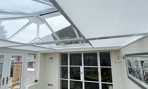 Big roof lantern with automatic white blinds